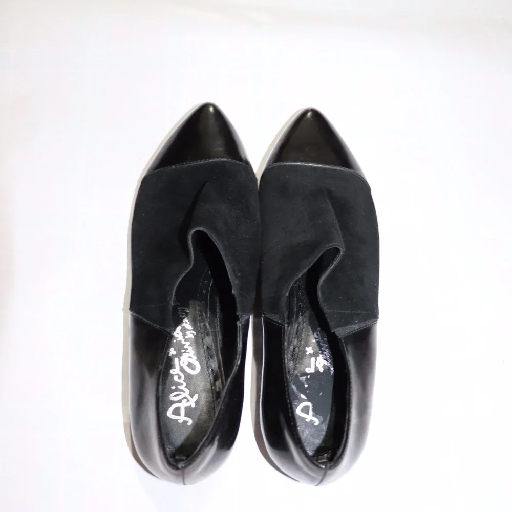 Alice + Olivia cap toe shoes - Picture 2 of 4